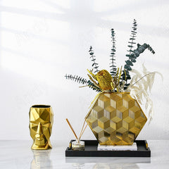 GeoFace Nodic Golden Vase